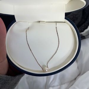 single pearl necklace (never worn)
